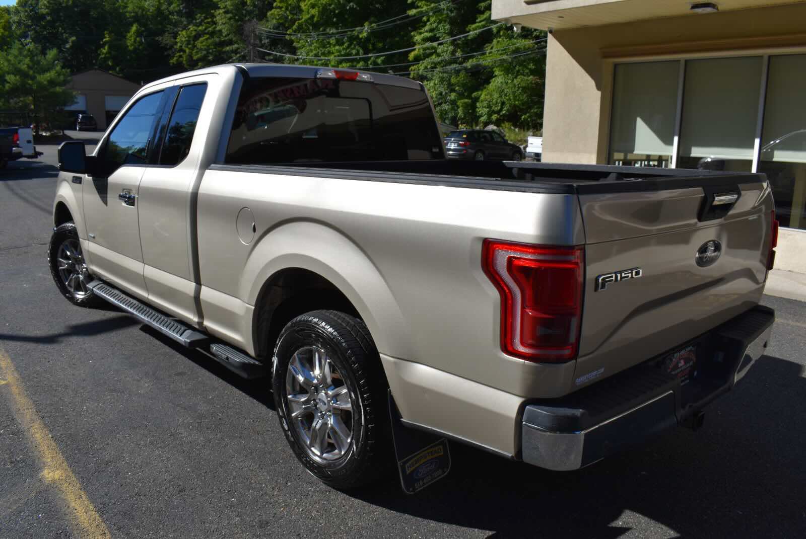 Used 2017 Ford F150 XLT w/ Equipment Group 302A Luxury RWD image 6