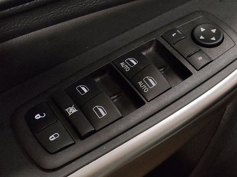 Used 2022 Jeep Cherokee Latitude Lux w/ Sun & Sound Group image 27