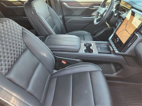 Used 2024 GMC Acadia Denali w/ Super Cruise Package image 14