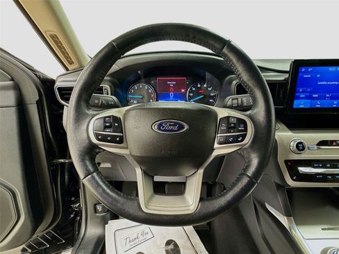 Used 2023 Ford Explorer XLT w/ Equipment Group 202A AWD/4WD image 11