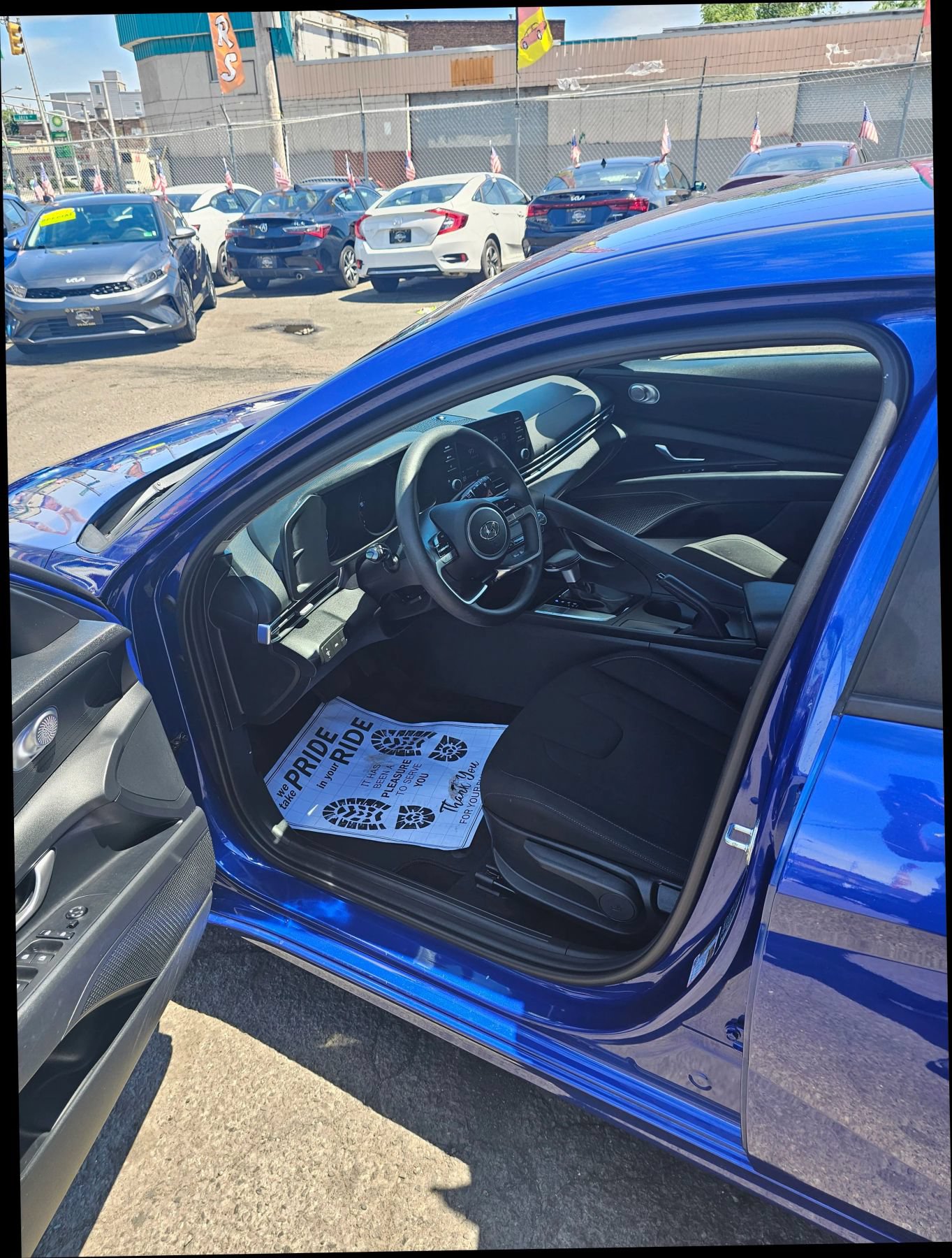 Used 2023 Hyundai Elantra SEL w/ Preferred Accessory Package FWD image 6