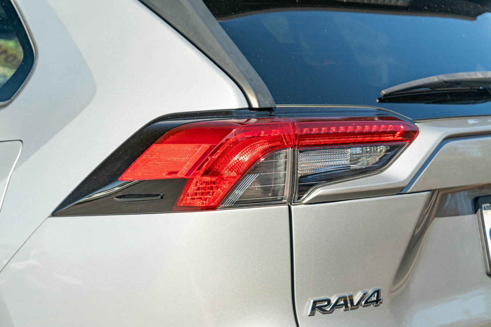 Used 2019 Toyota RAV4 XLE FWD image 7