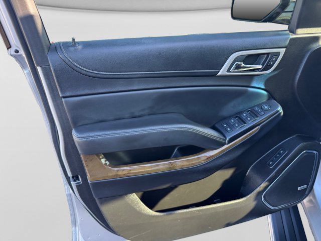 Used 2016 GMC Yukon Denali RWD image 10
