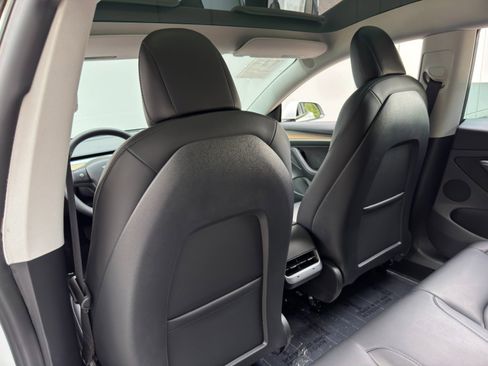 Used 2021 Tesla Model 3 Standard Range Plus image 33