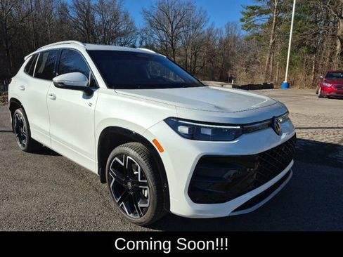 Used 2025 Volkswagen Tiguan SEL R-Line image 4