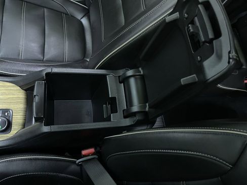 Used 2019 GMC Acadia Denali image 27