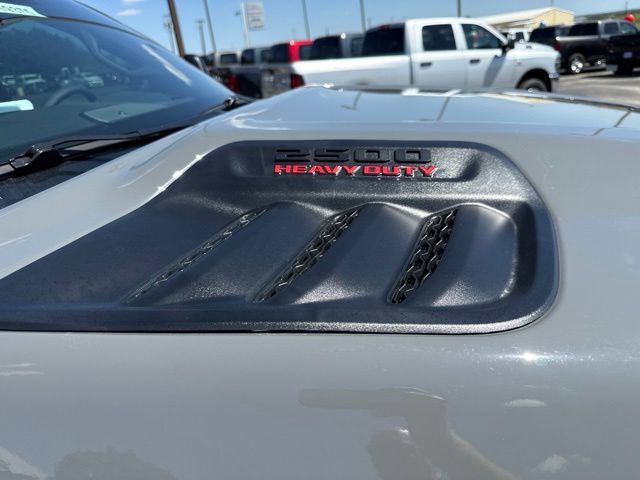 New 2026 RAM 2500 Laramie AWD/4WD image 9