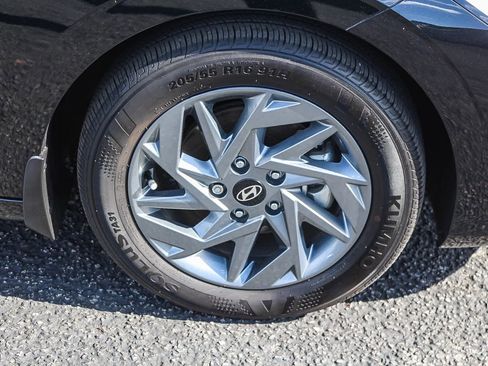 Certified 2024 Hyundai Elantra Blue image 13