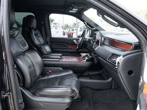 Used 2020 Lincoln Navigator Reserve w/ Equipment Group 208A Reserve image 47