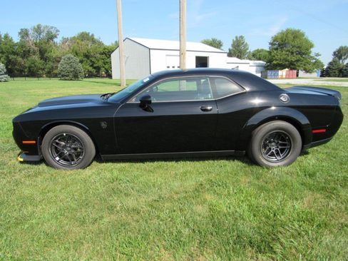 Used 2023 Dodge Challenger SRT Hellcat Redeye RWD image 7