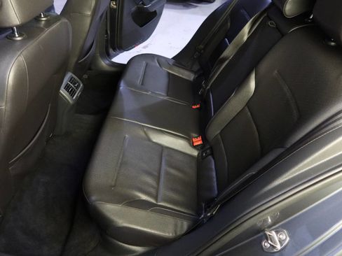 Used 2015 Volkswagen Golf TDI S FWD image 17