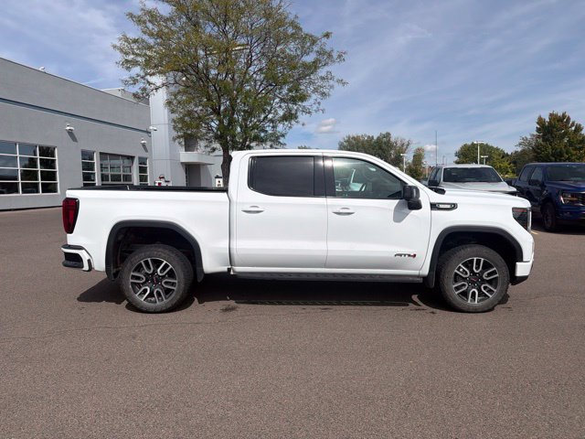 Used 2024 GMC Sierra 1500 AT4 w/ Technology Package AWD/4WD image 10