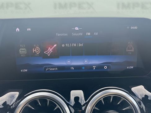 Used 2025 Mercedes-Benz GLA 250 image 17