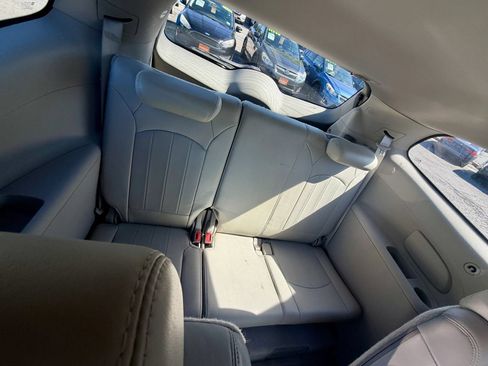 Used 2012 Buick Enclave Leather AWD/4WD image 17