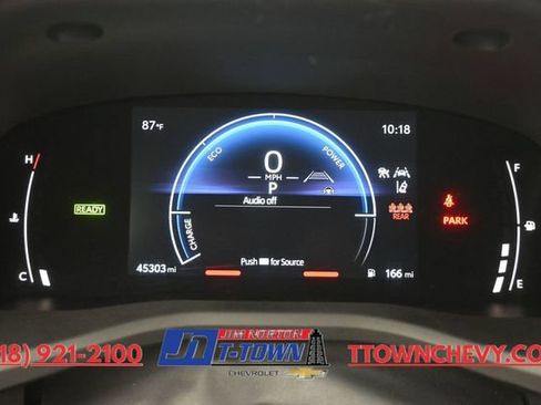 Used 2025 Toyota Camry LE FWD image 30