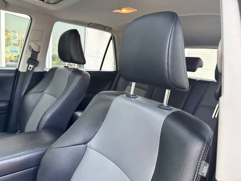 Used 2021 Toyota 4Runner SR5 Premium w/ Moonroof Package AWD/4WD image 31