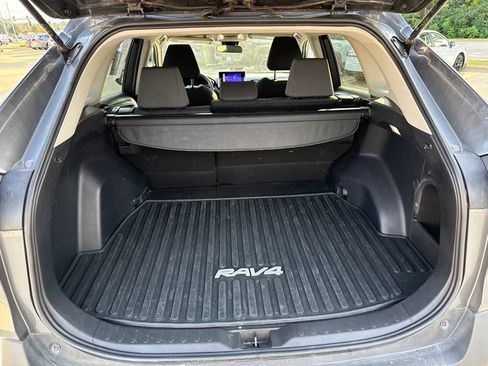Used 2025 Toyota RAV4 XLE AWD/4WD image 16