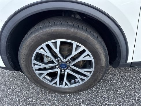 Used 2020 Ford Escape SEL image 11