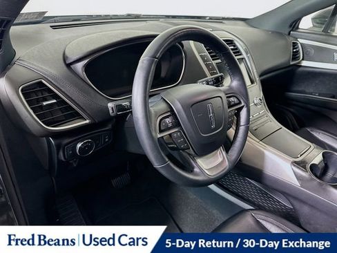 Used 2020 Lincoln Nautilus Premier image 11