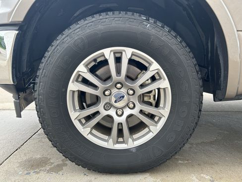 Used 2019 Ford F150 Lariat AWD/4WD image 11