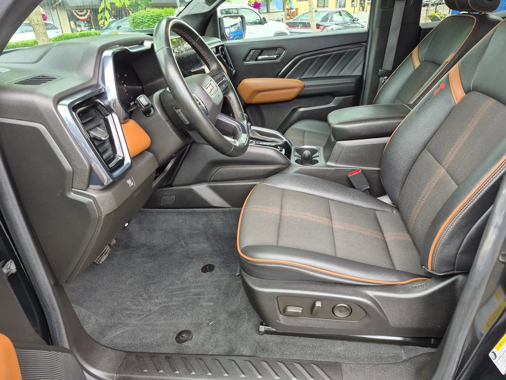 Used 2023 GMC Canyon AT4 AWD/4WD image 24