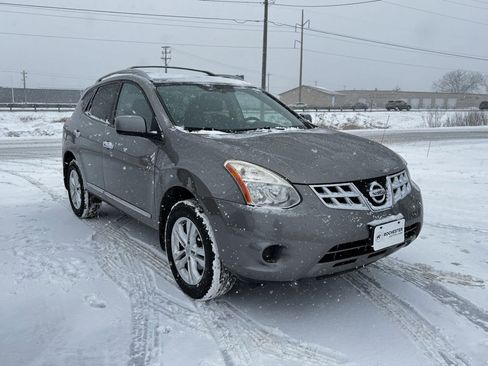 Used 2013 Nissan Rogue SV image 30