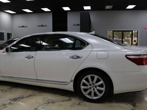 Used 2008 Lexus LS 460 L w/ Preferred Accessory Pkg RWD image 26