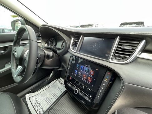 Used 2022 INFINITI QX50 Luxe w/ Cargo Package image 9