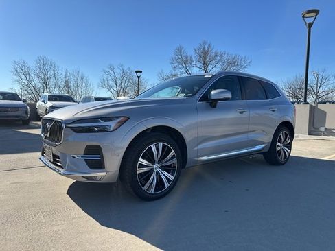 Certified 2023 Volvo XC60 B5 Plus image 4