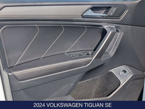 Certified 2024 Volkswagen Tiguan SE AWD/4WD image 11