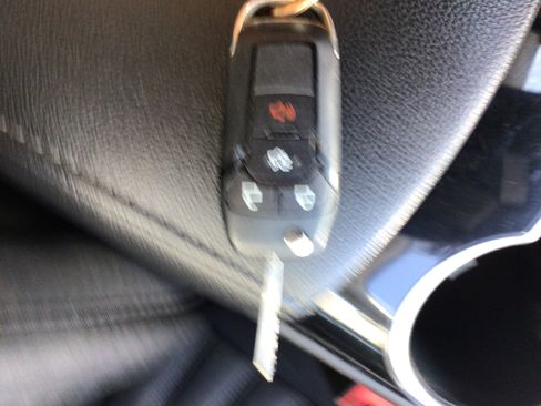Used 2015 Ford Fusion SE FWD image 19