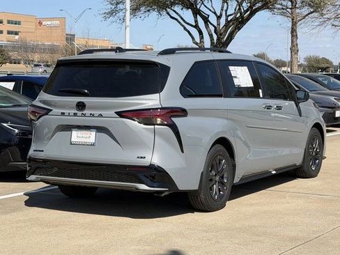 New 2026 Toyota Sienna XSE image 4