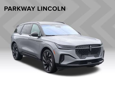Used 2024 Lincoln Nautilus Reserve w/ Equipment Group 202A AWD/4WD image 7
