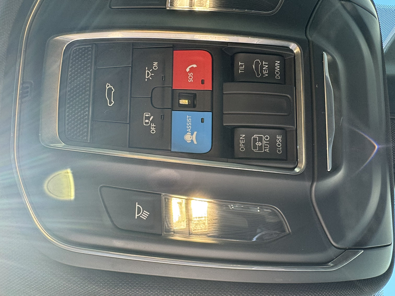 Certified 2025 Jeep Grand Cherokee Altitude AWD/4WD image 27
