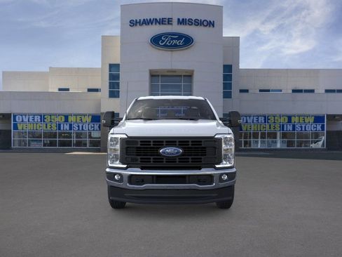 New 2025 Ford F250 XL w/ FX4 Off-Road Package AWD/4WD image 6