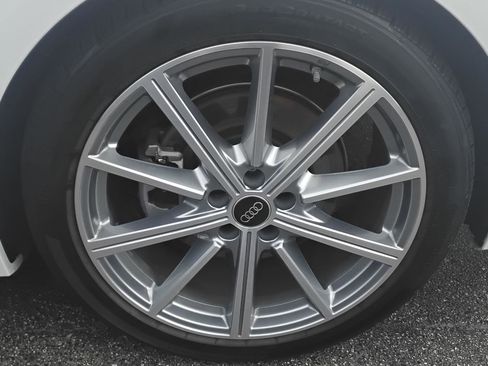 Certified 2025 Audi A6 2.0T Premium w/ Convenience Plus Package image 10