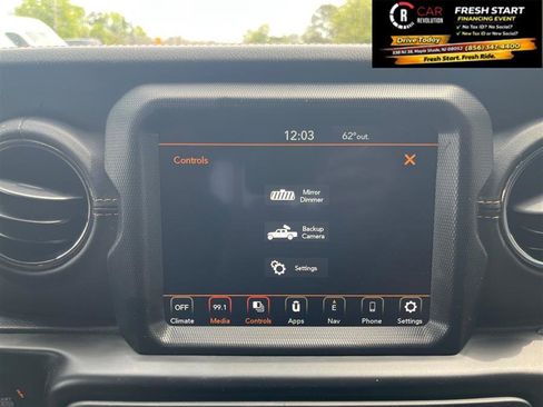 Used 2022 Jeep Gladiator Overland AWD/4WD image 14