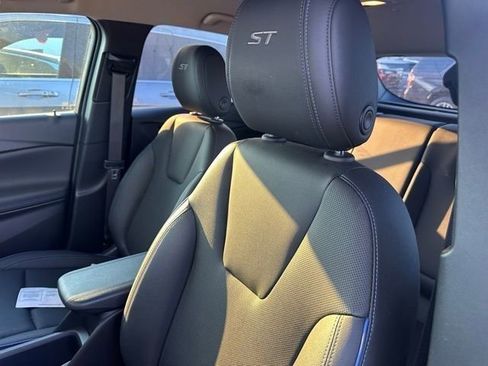 Certified 2025 Buick Encore GX Sport Touring w/ Advanced Technology Package image 28