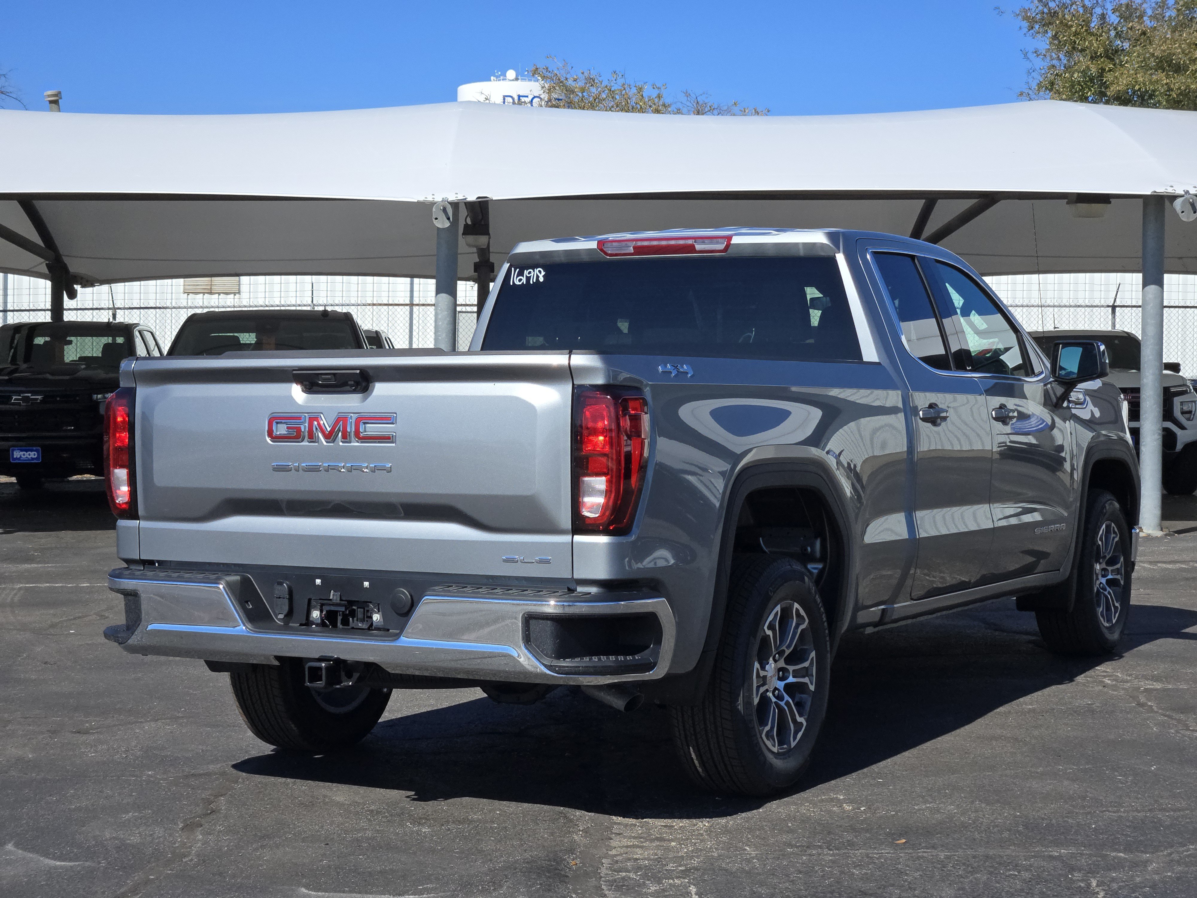 New 2026 GMC Sierra 1500 SLE AWD/4WD image 4