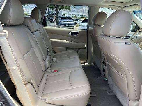 Used 2015 Nissan Pathfinder Platinum AWD/4WD image 26