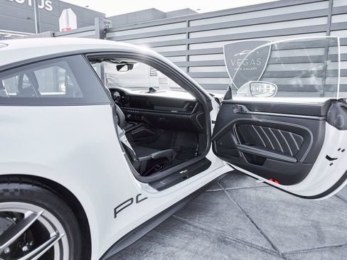 Used 2024 Porsche 911 GT3 RS w/ Extended Leather Package RWD image 28
