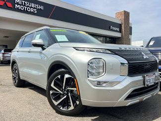 Used 2023 Mitsubishi Outlander SEL video 2