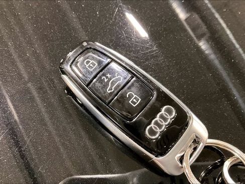 Certified 2023 Audi e-tron Premium Plus w/ Premium Plus Package AWD/4WD image 11