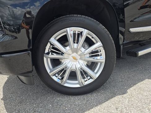 Certified 2025 Chevrolet Silverado 1500 High Country AWD/4WD image 31