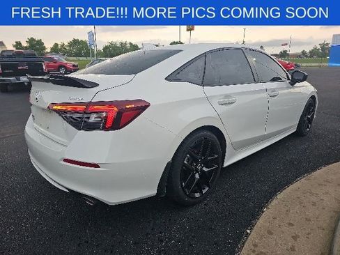 Used 2023 Honda Civic Sport image 4