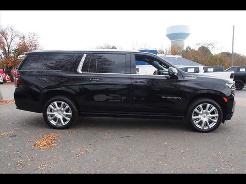 Used 2021 Chevrolet Suburban High Country image 6
