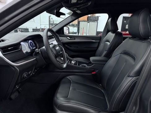 New 2026 Jeep Grand Cherokee L Limited w/ Limited Altitude Package AWD/4WD image 19