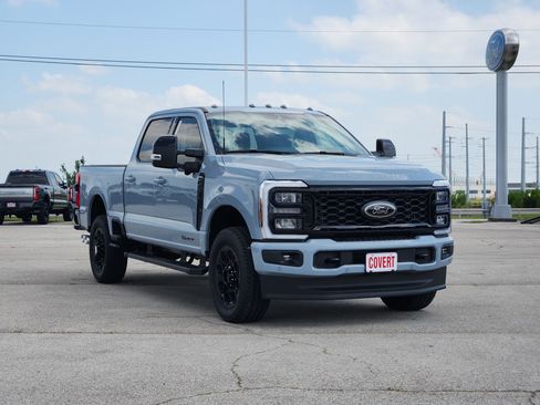 New 2026 Ford F250 Lariat w/ Black Appearance Package AWD/4WD image 2