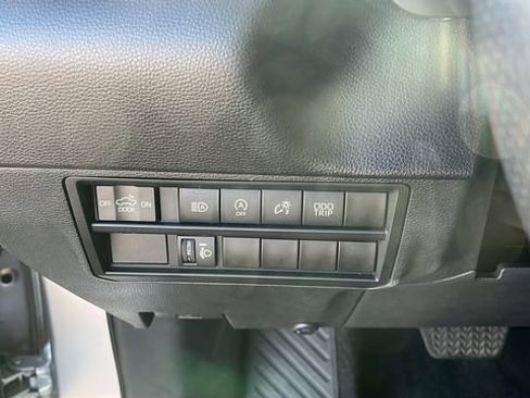 Used 2022 Toyota Tundra SR5 w/ SR5 Premium Package image 8