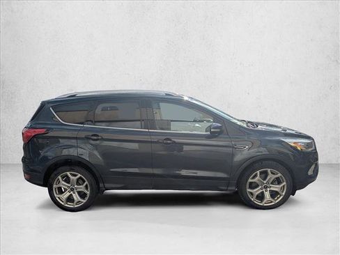 Used 2019 Ford Escape Titanium image 4